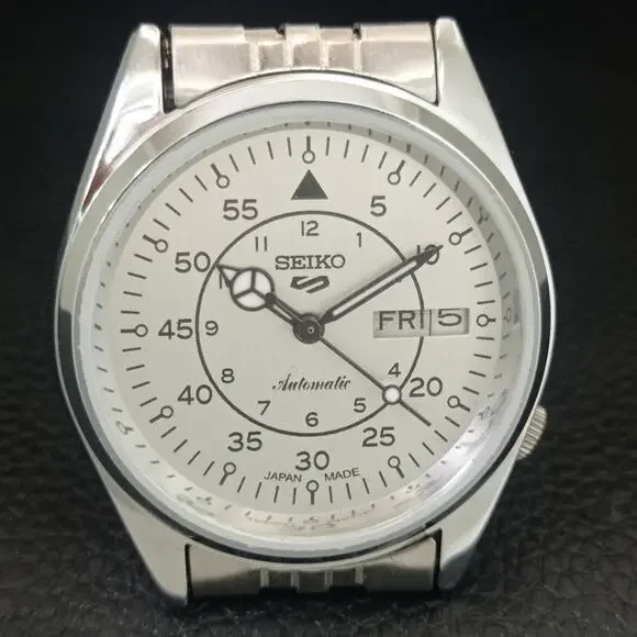 Vintage 1979 Seiko Automatic Mens Silver Watch W/daydate & Black accents - Picture 4 of 9